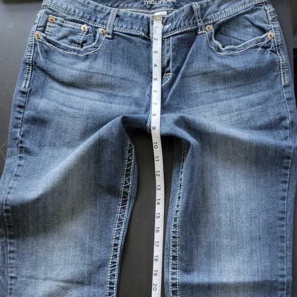 NWOT Maurices Women’s Jeans, Size 11/12, Curvy Fit, Denim, Cute Back Pocket, - Picture 8 of 8
